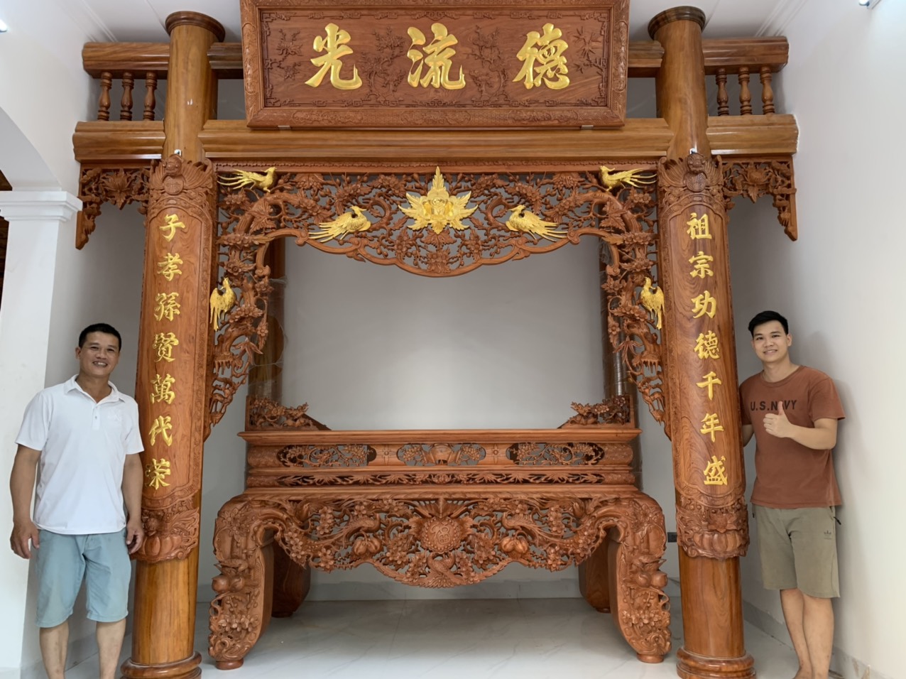 vua sap tho mai dieu go huong da chan 26 3 - Có bao nhiêu loại sập thờ gỗ hương phổ biến hiện nay?